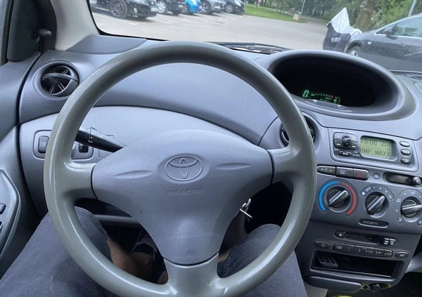 Toyota Yaris cena 3999 przebieg: 352967, rok produkcji 2000 z Poznań małe 352